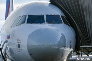 Самолет в Индии получил повреждения от удара молнии