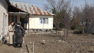 "Вонь ужасная": очистка арыков обернулась подтоплениями в Алматинской области (видео)