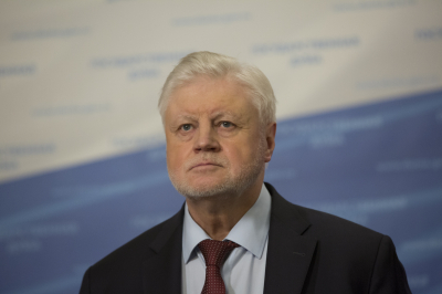 Миронов предложил засчитывать женам бойцов СВО время мужа на фронте в стаж