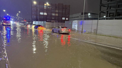 В Актау устраняют скопления дождевой воды на дорогах