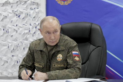 Это сигнал: на Западе встревожены появлением Путина в военной форме