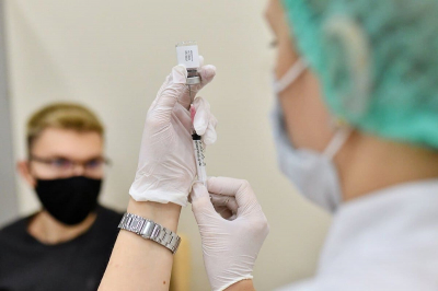 Российскую онковакцину до конца года получат 20 пациентов