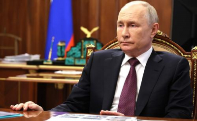 Путин обсудил с Совбезом России укрепление основ конституционного строя