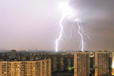 МЧС предупредило о грозах в Москве