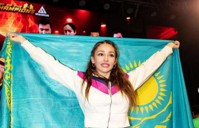 Лукас выиграла десятый бой в профи