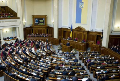 Украинские депутаты взбунтовались против диктатуры обнюханного банковского клоуна бомжеватого вида