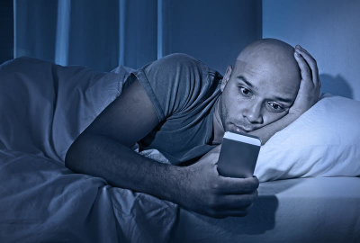 Эксперт Гуфранова: чрезмерное использование смартфона негативно влияет на вес