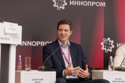 «Доверять нельзя проверить»: на ИННОПРОМе обсудили риски внедрения технологий ИИ в промышленности