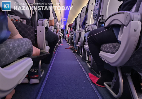 Пользоваться пауэрбанками на борту самолета запретила Air Astana