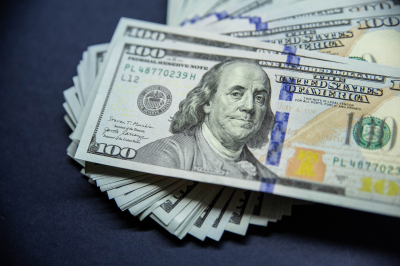 Минфин с мая вернет сделки с валютой по бюджетному правилу