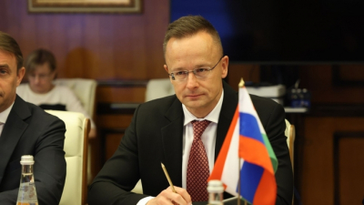 Мадьяр заявил о начале проверки возможных связей Сийярто с Россией